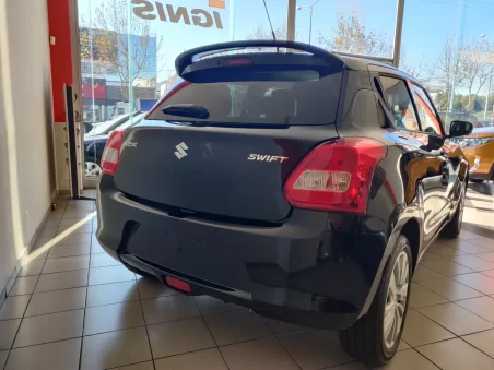 Suzuki Swift 6gen - Dakspoiler